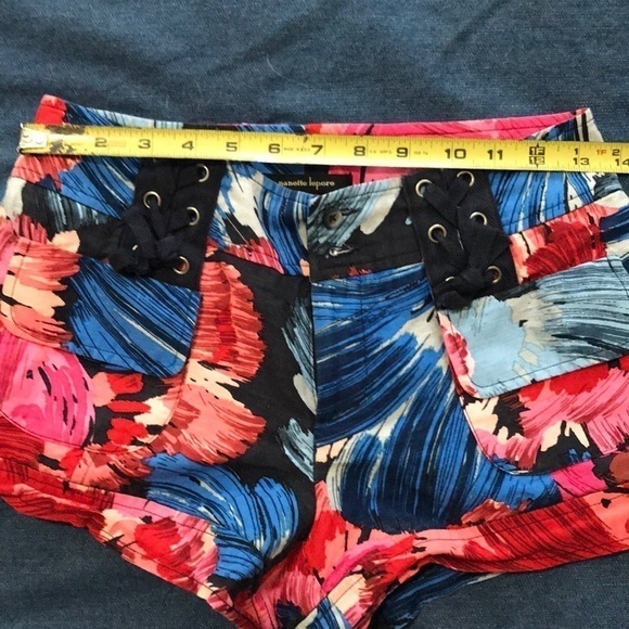 Nanette Lepore summer shorts - Picture 3 of 3